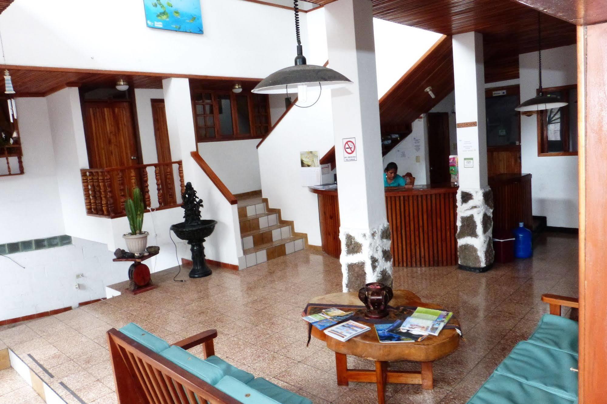 Hostal Castro Galapagos Puerto Ayora  Exterior foto